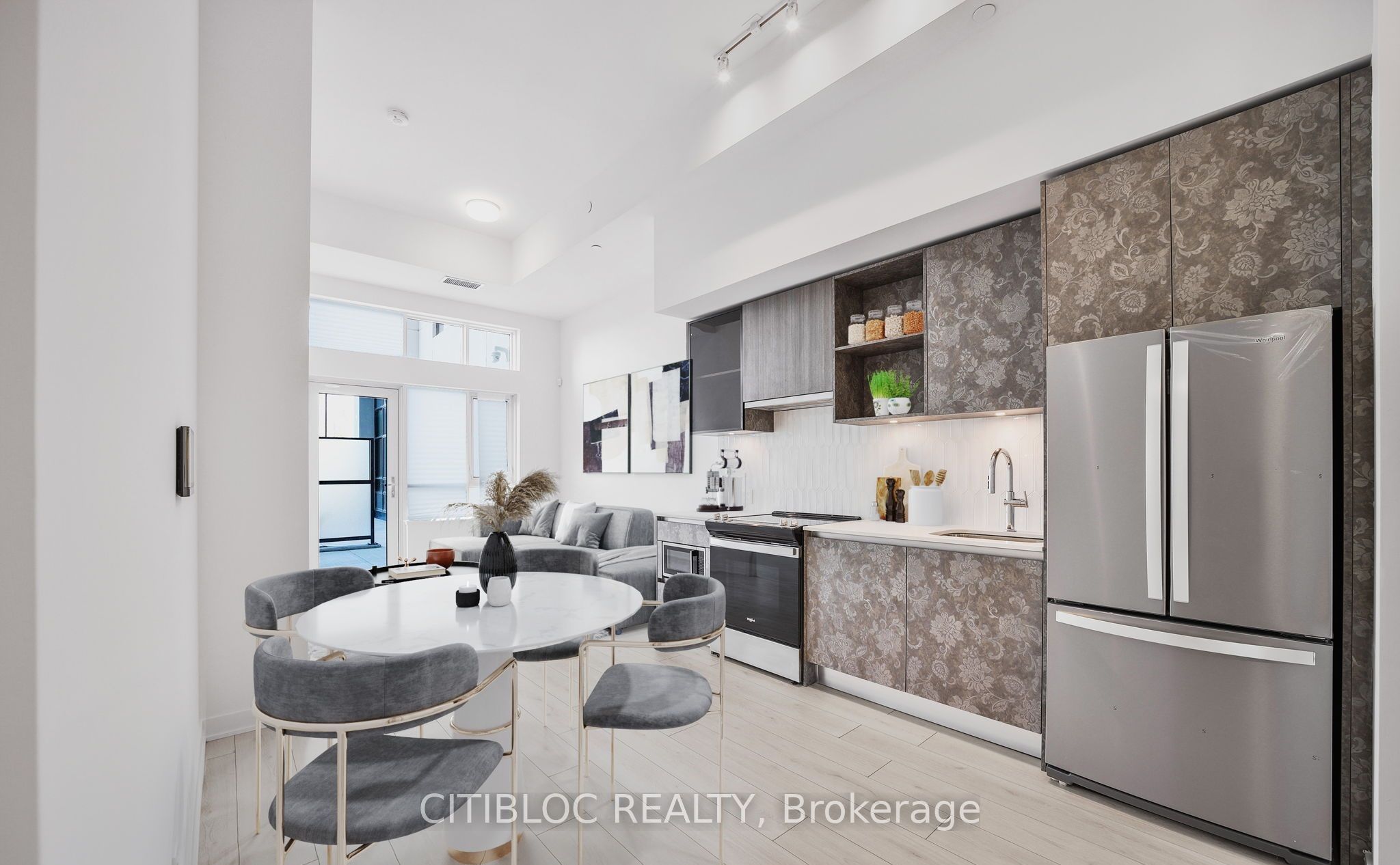 405 Dundas Street W 108