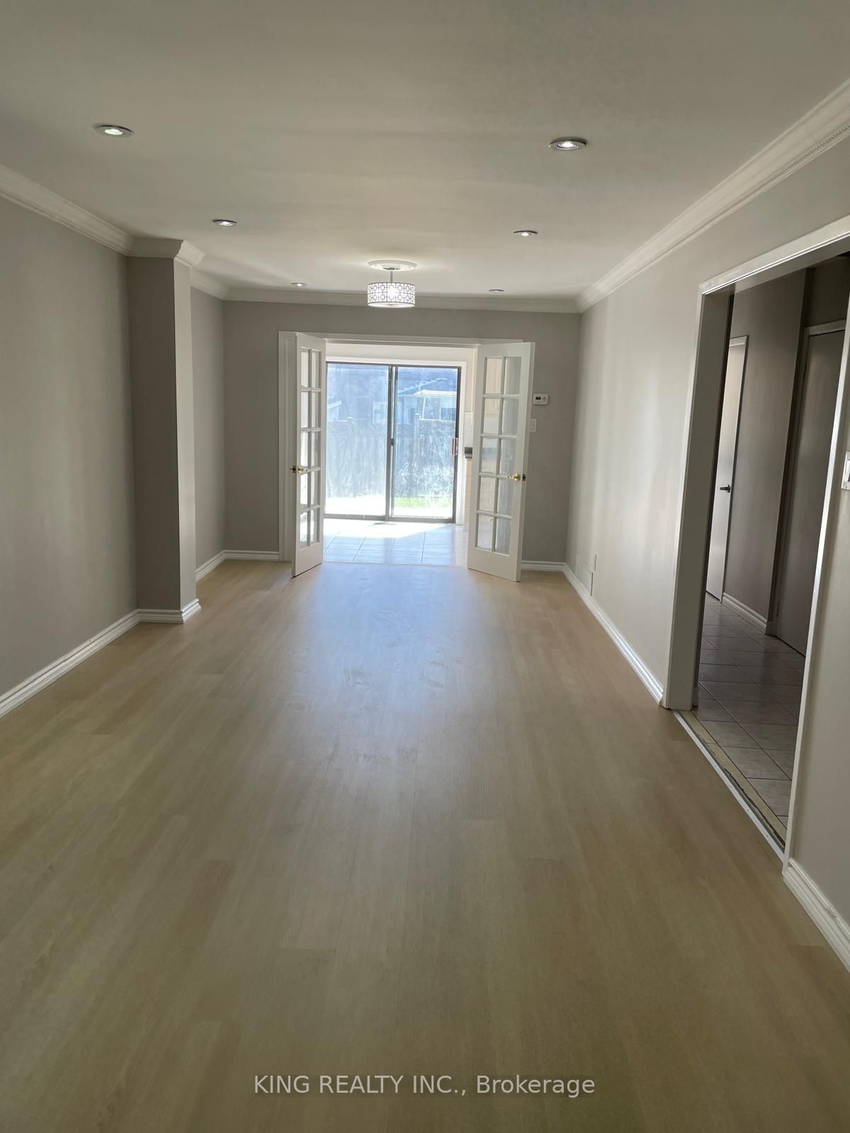 33 Rowe Court