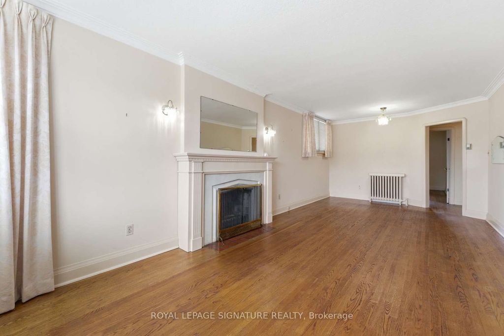 Photo of 8 Memorial Park Avenue, Toronto, ON M4J 2J6 (MLS # E13048130)