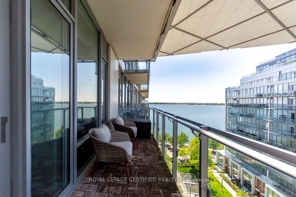 29 Queens Quay Street E 928