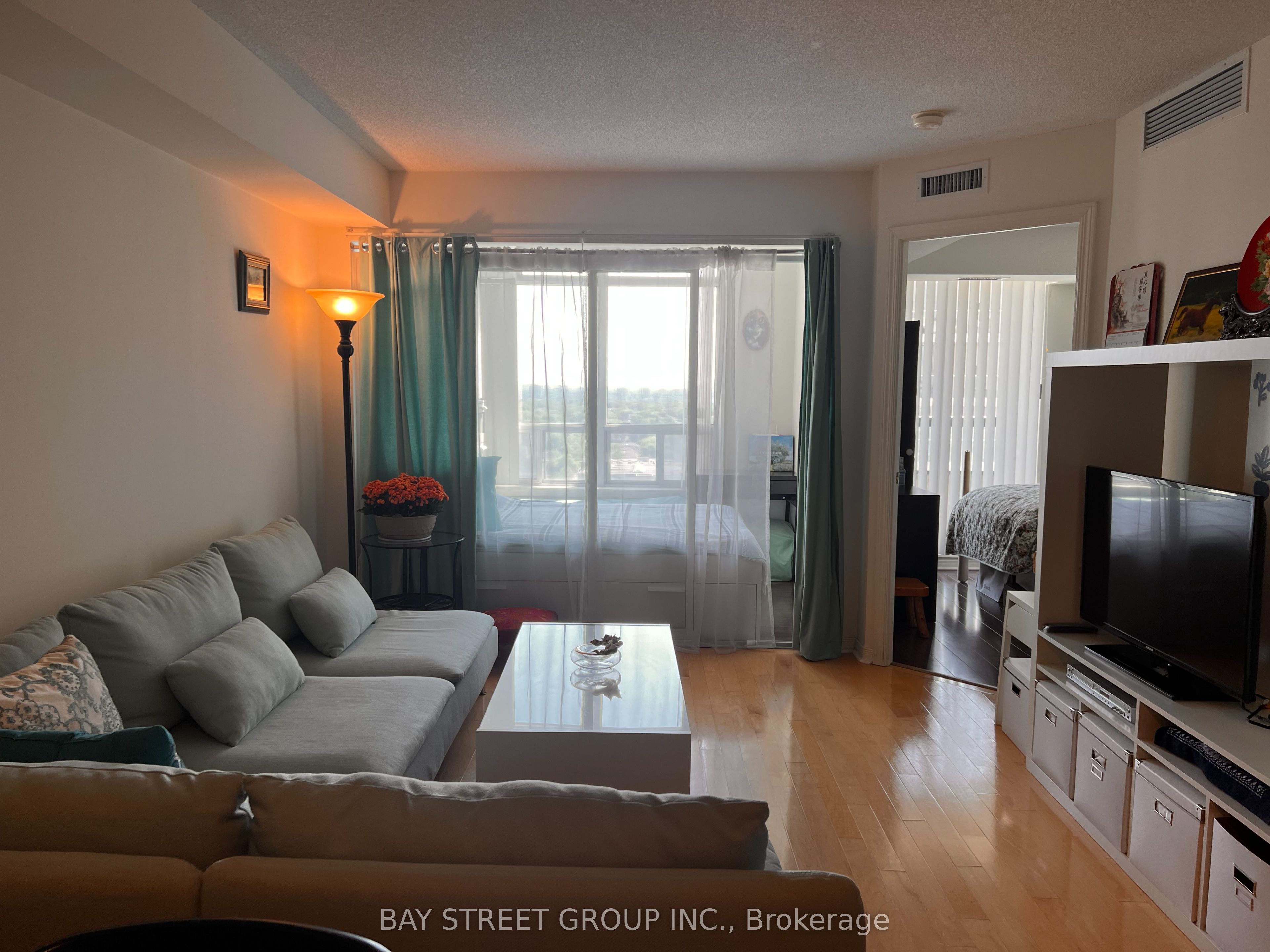 8 Hillcrest Avenue 1712