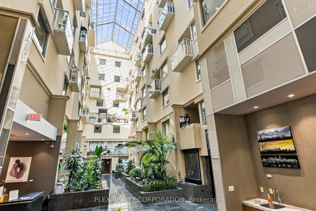 Photo of 437 Roncesvalles Avenue #410, Toronto, ON M6R 3B9 (MLS # W14084640)