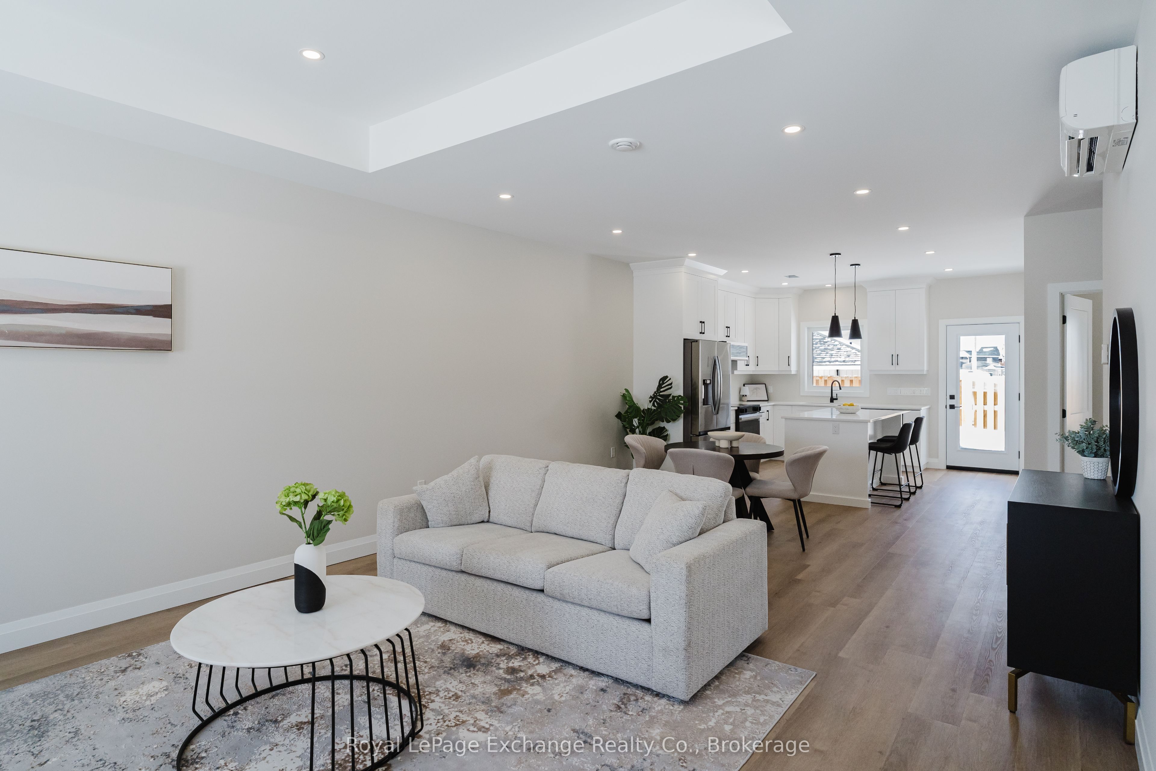 1071 WATERLOO Street N UNIT 43
