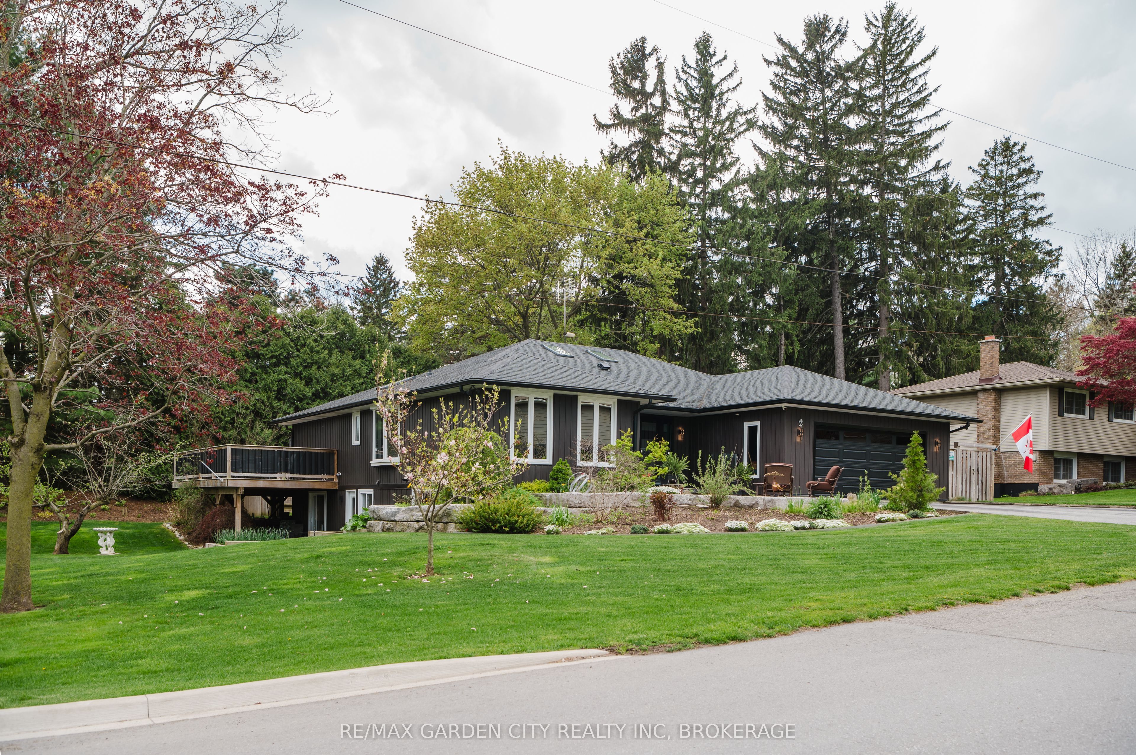 2 Valleyview Court