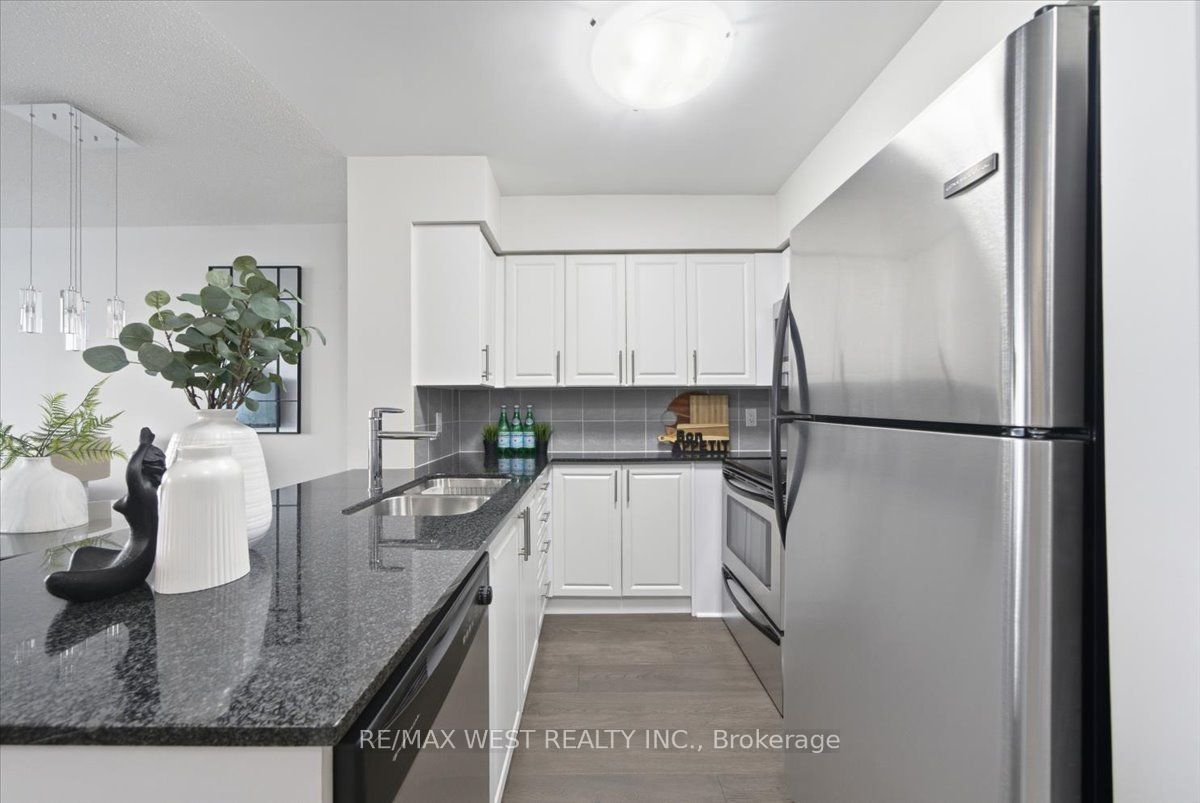 225 Sherway Gardens Road 2303