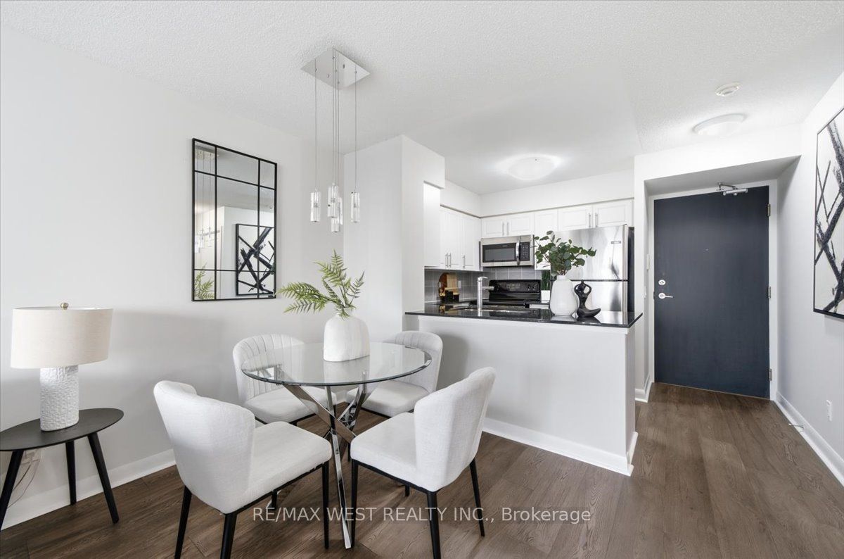 225 Sherway Gardens Road 2303