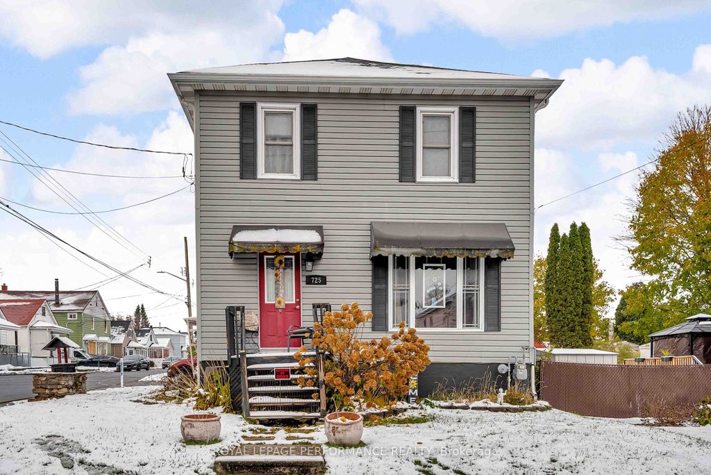 Photo of 725 Gloucester Street N, Cornwall, ON K6H 3X9 (MLS # X12548174)