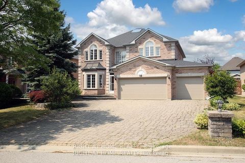 6 Pembrooke Road Markham ON L6C 2L2