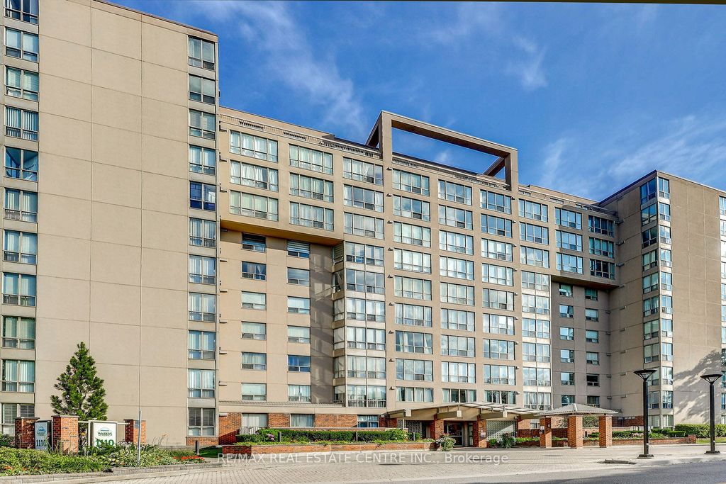 Photo of 1110 WALDEN Circle #PH3, Mississauga, ON L5J 4R3 (MLS # W13064816)