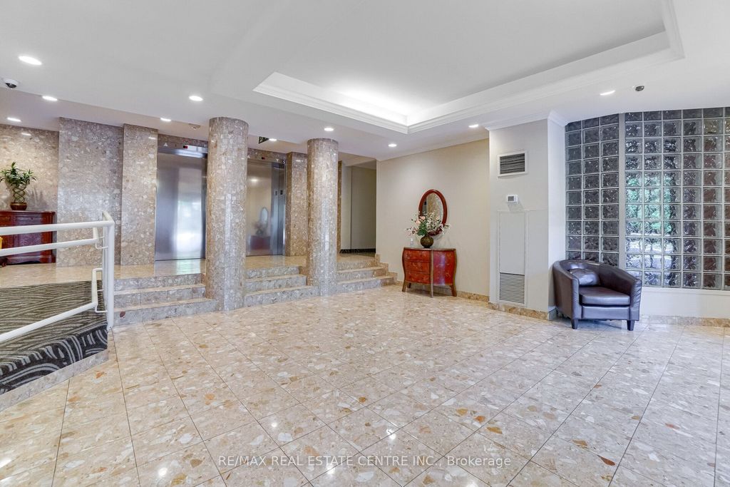 Photo of 1110 WALDEN Circle #PH3, Mississauga, ON L5J 4R3 (MLS # W13064816)