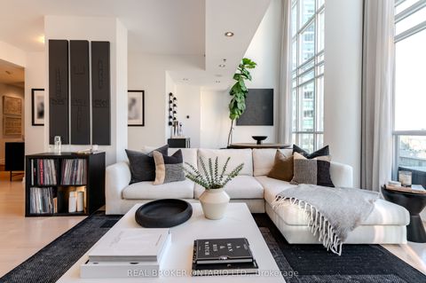 21 Nelson Street Lph22 Toronto ON M5V 1T8