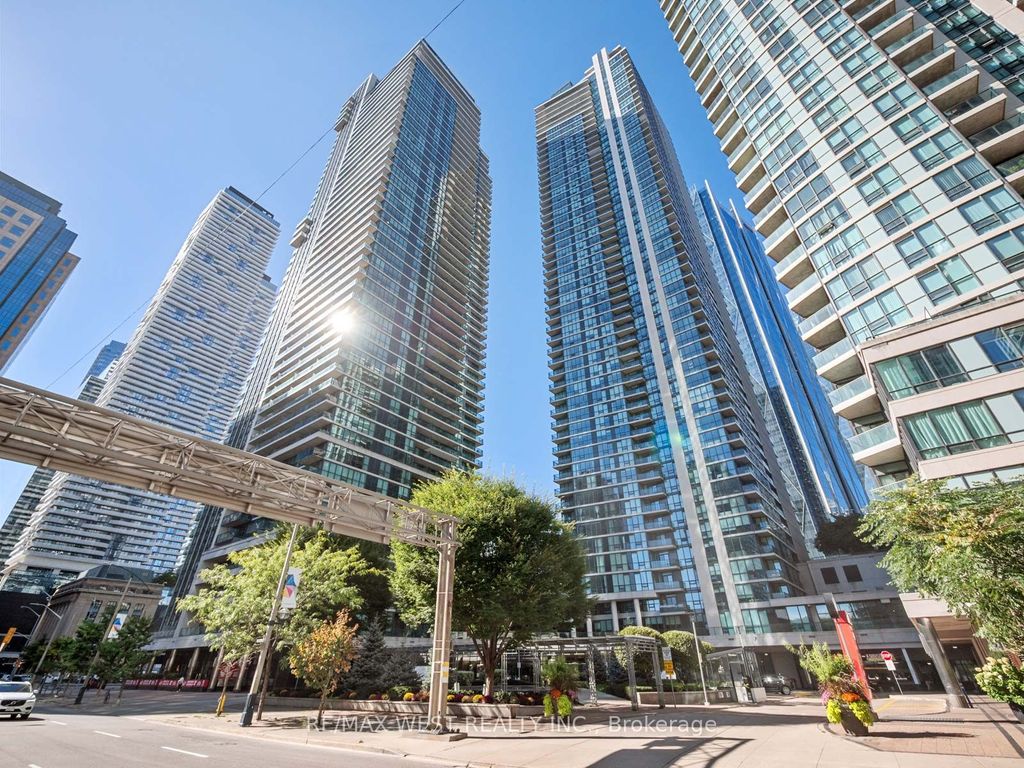 Photo of 33 Bay Street #3104, Toronto, ON M5J 2Z3 (MLS # C12443423)