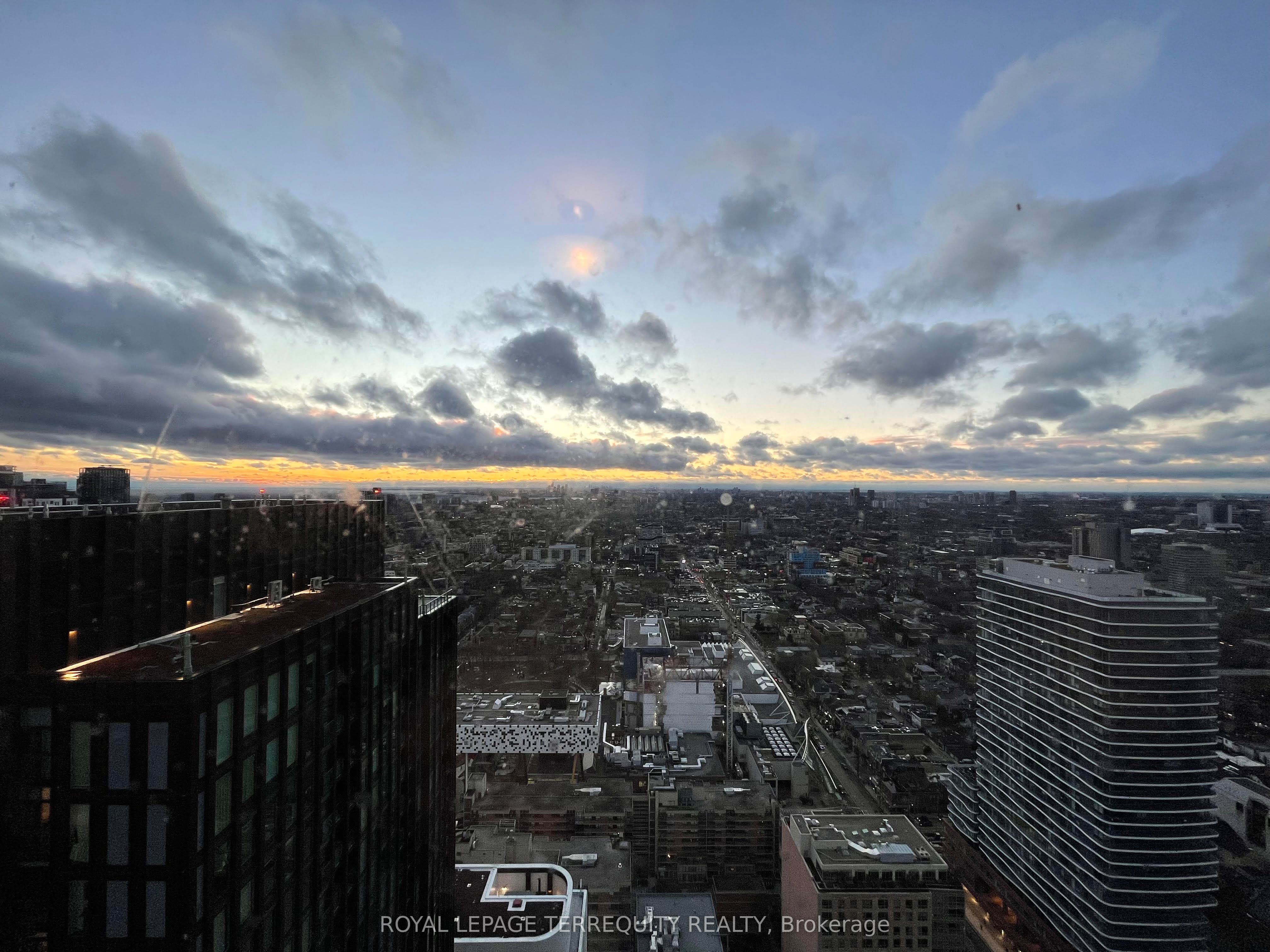 426 University Avenue PH101