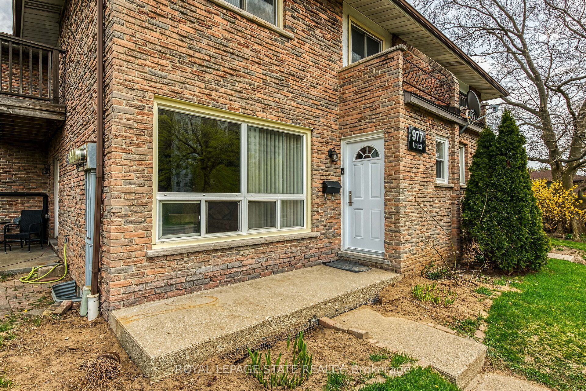 977 Francis Road 2