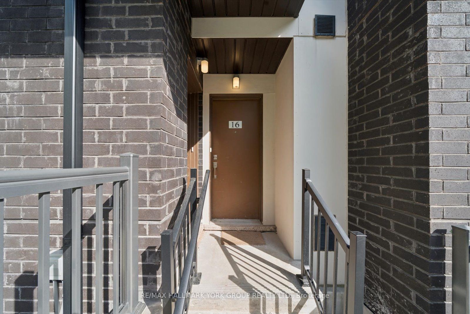 24 Fieldway Road 16