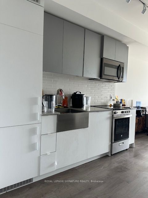 270 Dufferin Street 1220