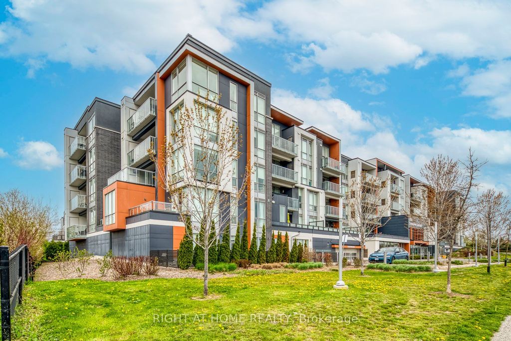 Photo of 3028 Creekshore Common #215, Oakville, ON L6M 5K6 (MLS # W13104880)