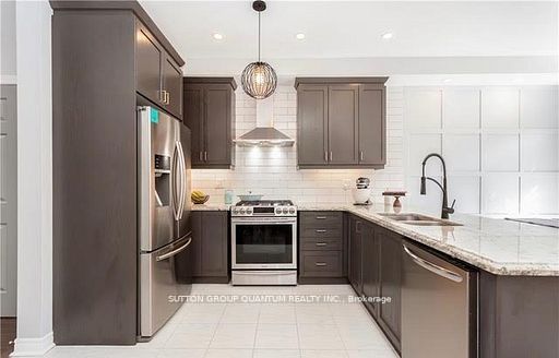 3038 Hibiscus Gardens