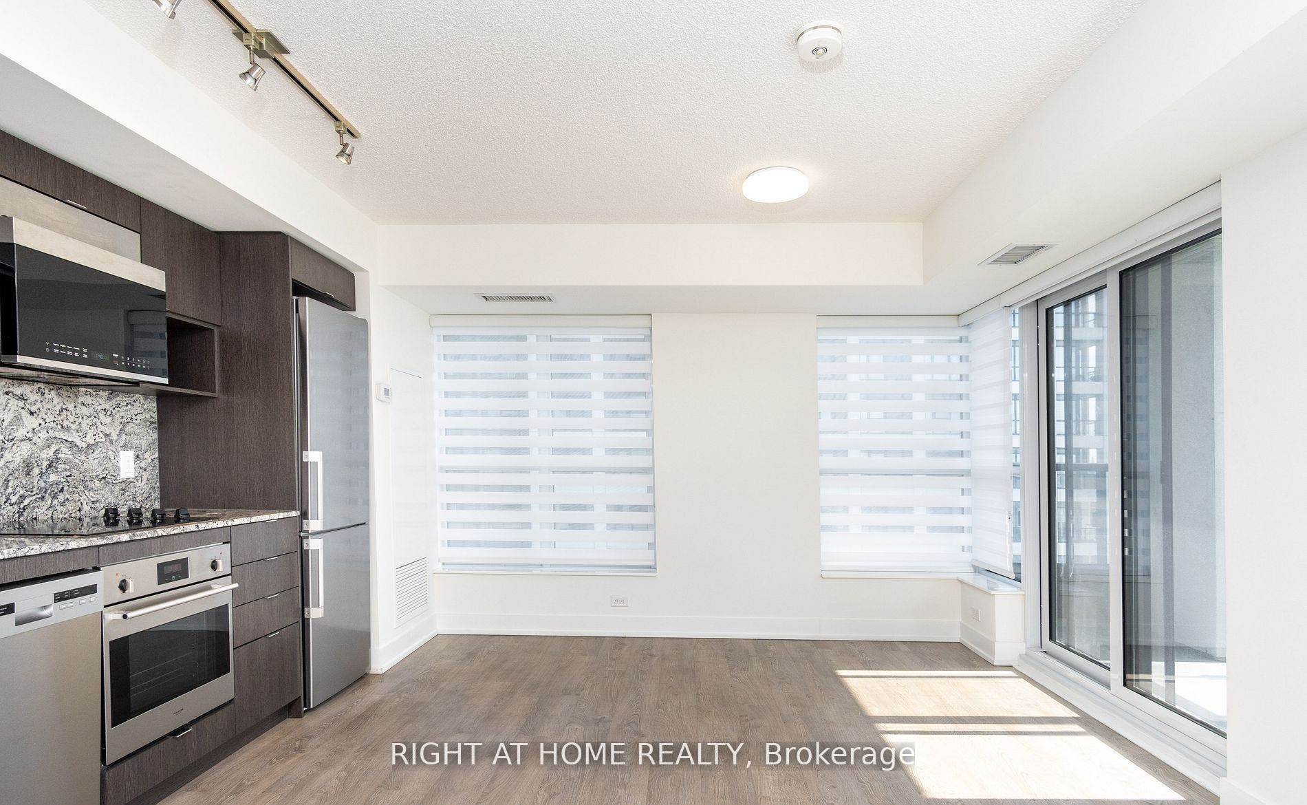 9 Mabelle Avenue 1622