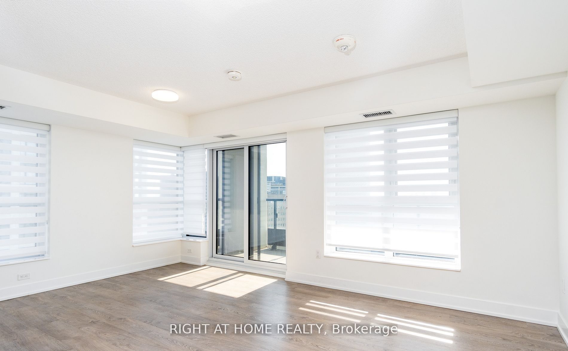 9 Mabelle Avenue 1622