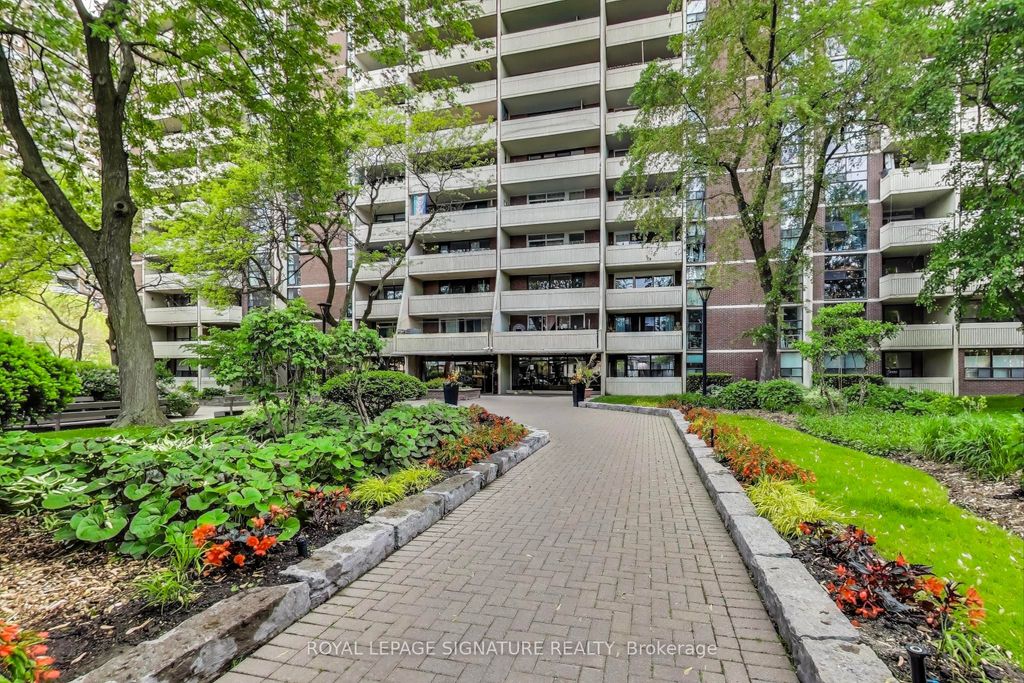 Photo of 40 Homewood Avenue #807, Toronto, ON M4Y 2K2 (MLS # C12436685)