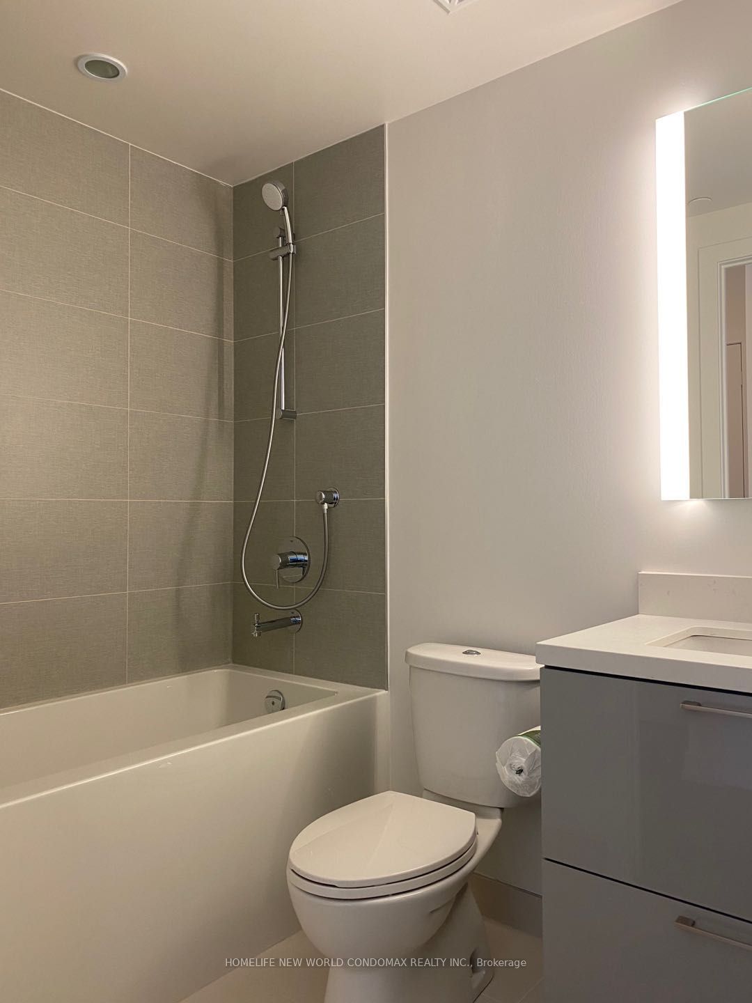 1 Grandview Avenue 1112