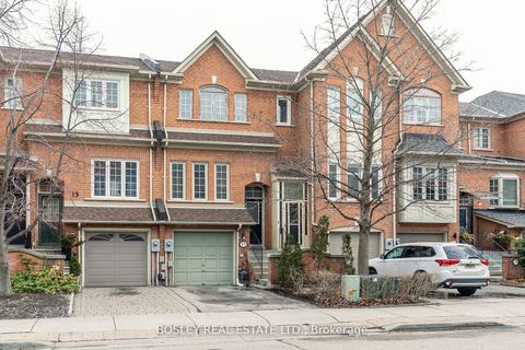 15 Bluewater Court Toronto ON M8V 4A7