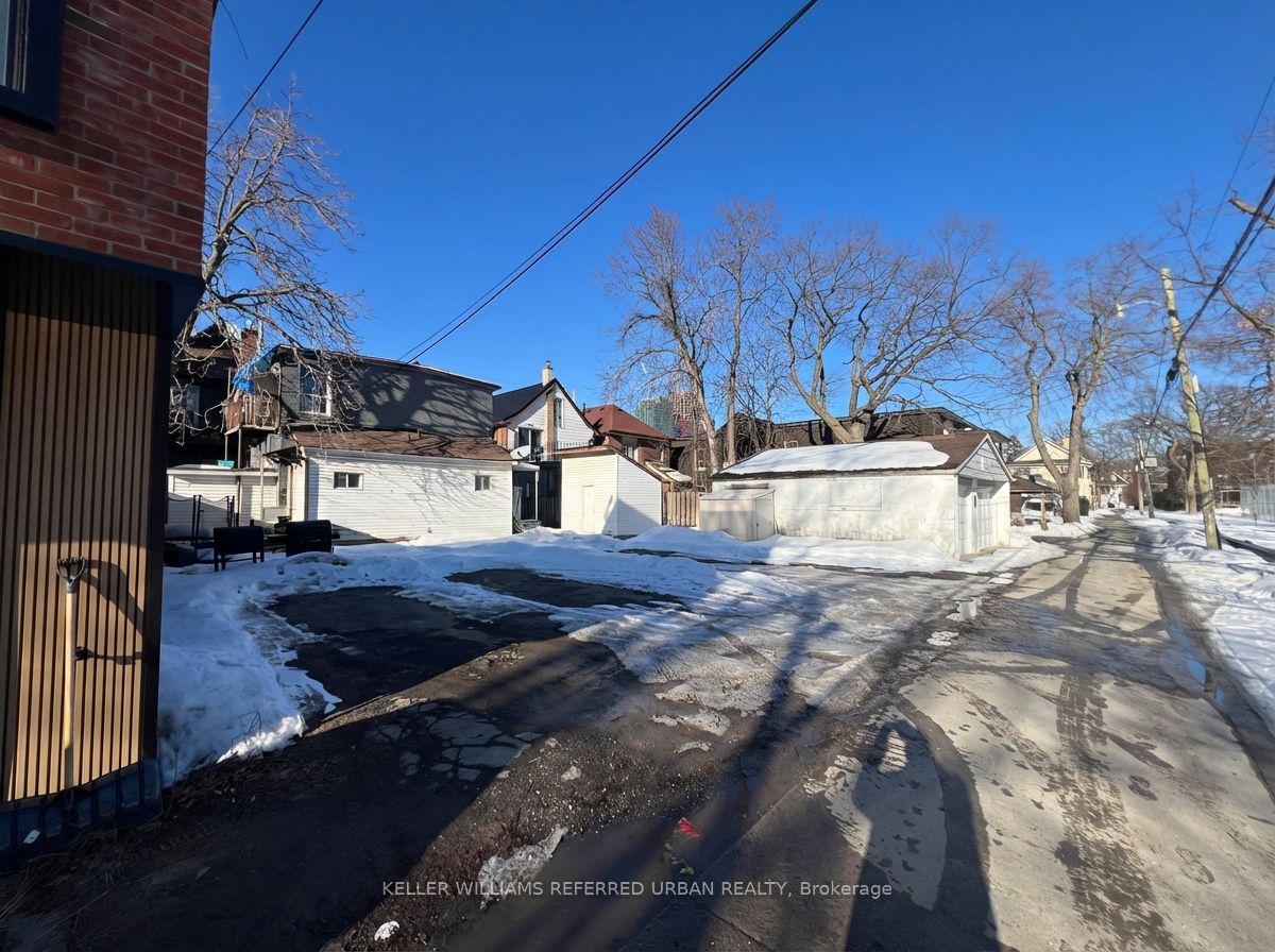 2139 Gerrard Street E