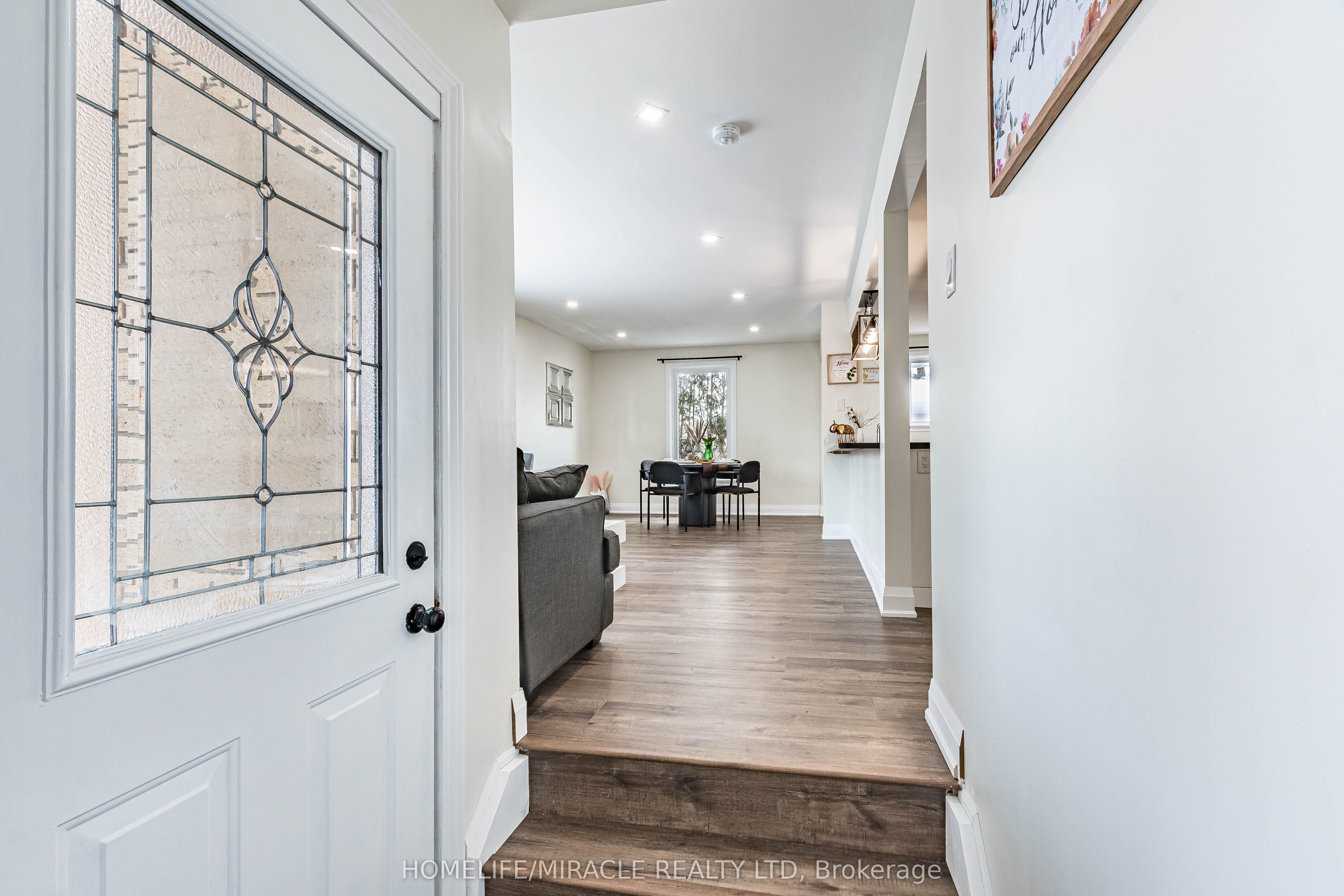 36 Mclaughlin Road N