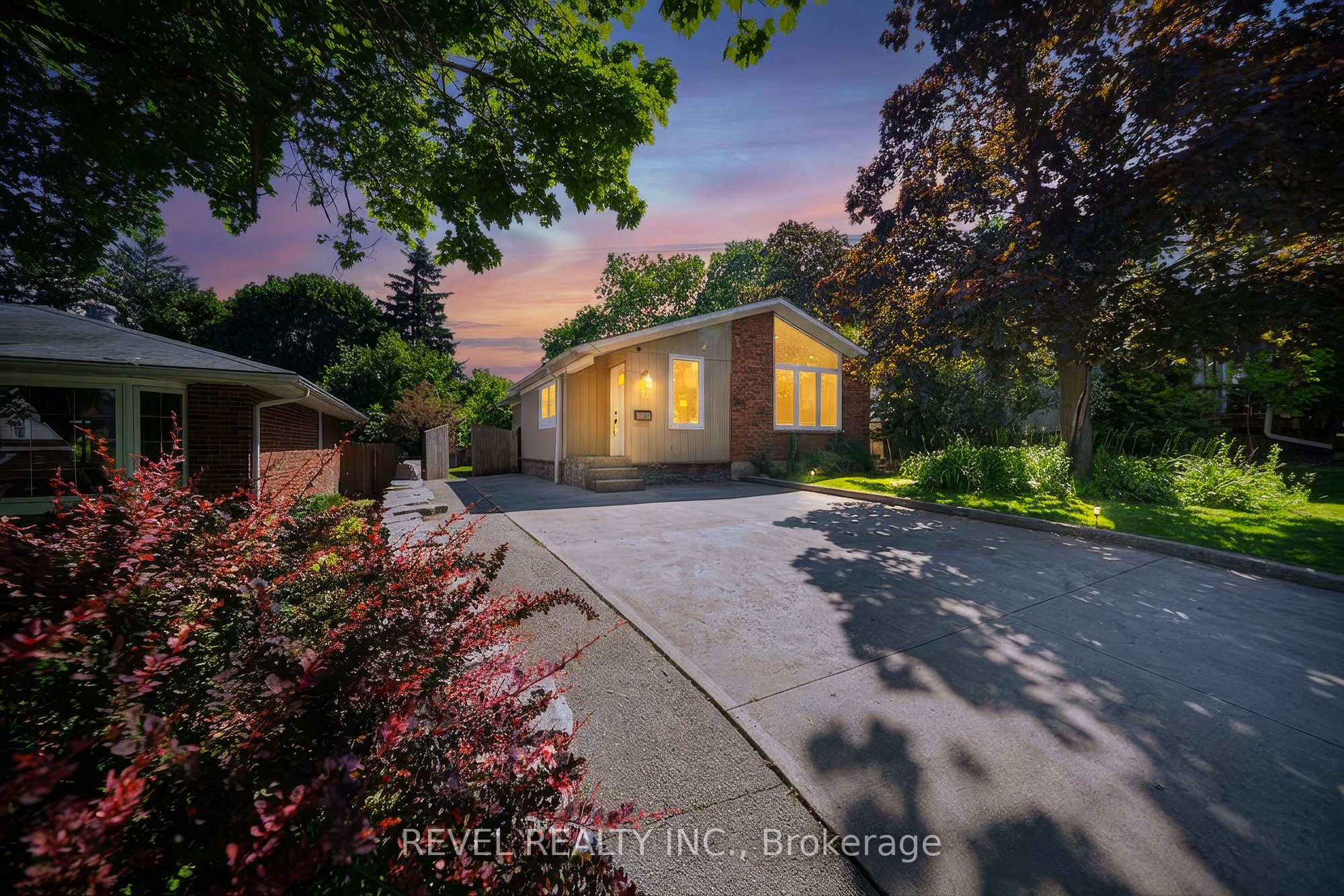 17 Flynn Avenue