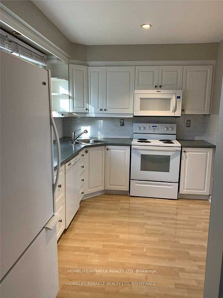 2224 Upper Middle Road 6