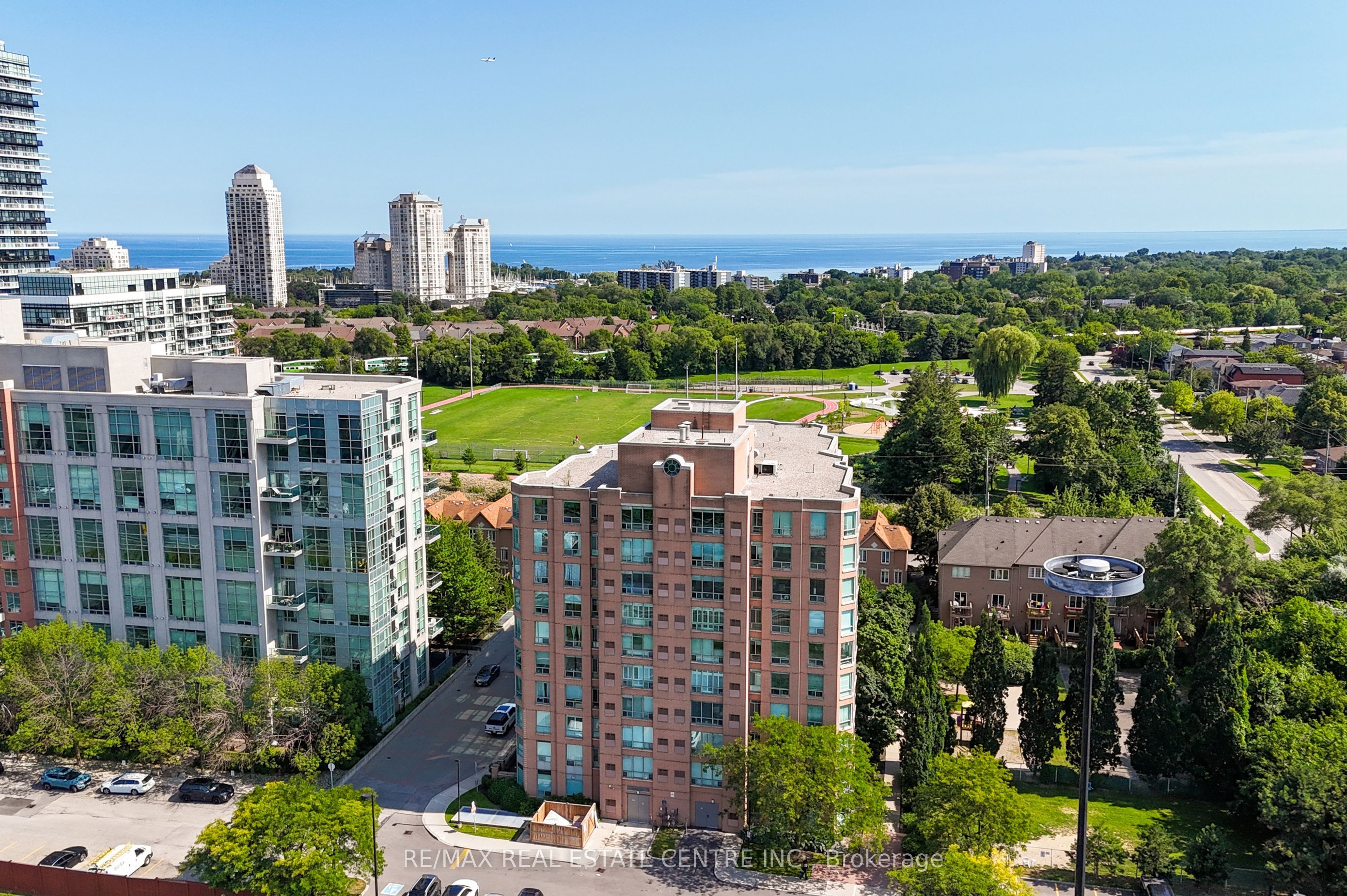 190 Manitoba Street 706