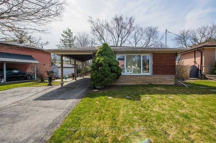 Photo 1 of 15 — 8 Clareville Crescent, Toronto, ON M2J 2C1