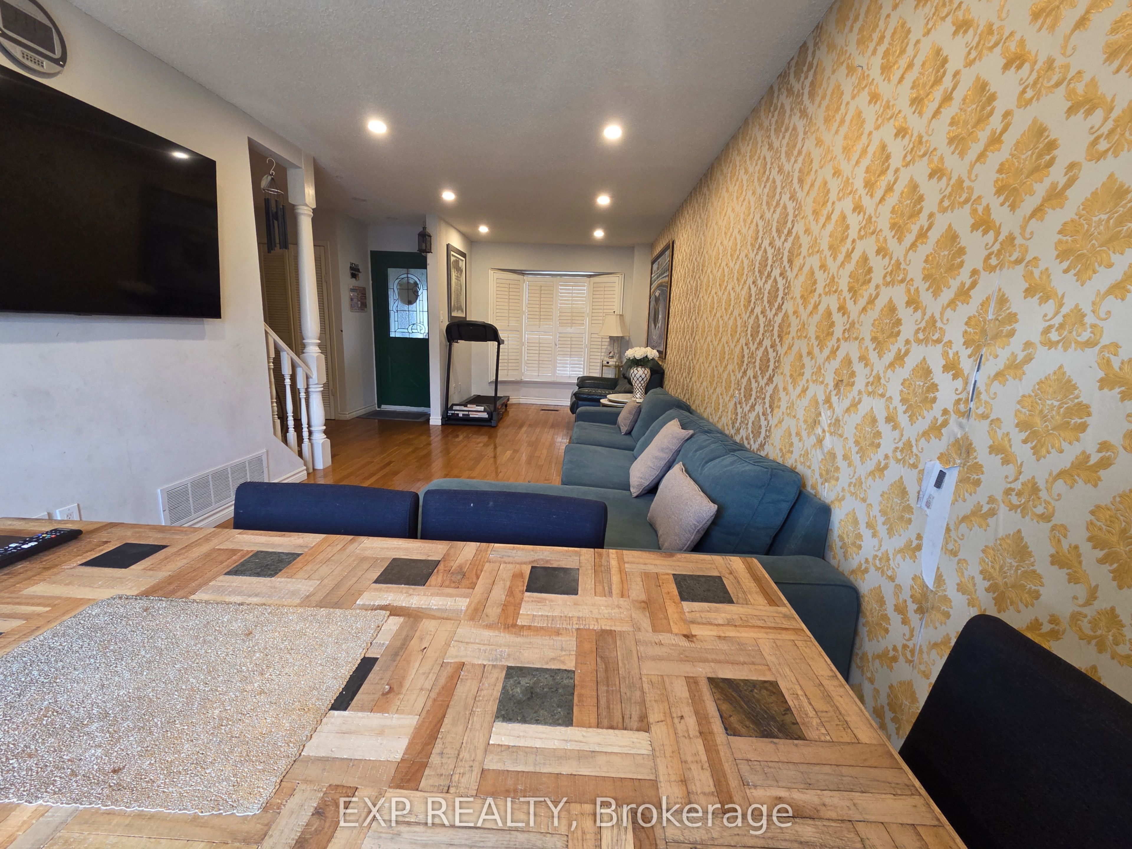 3082 Cantelon Crescent Main