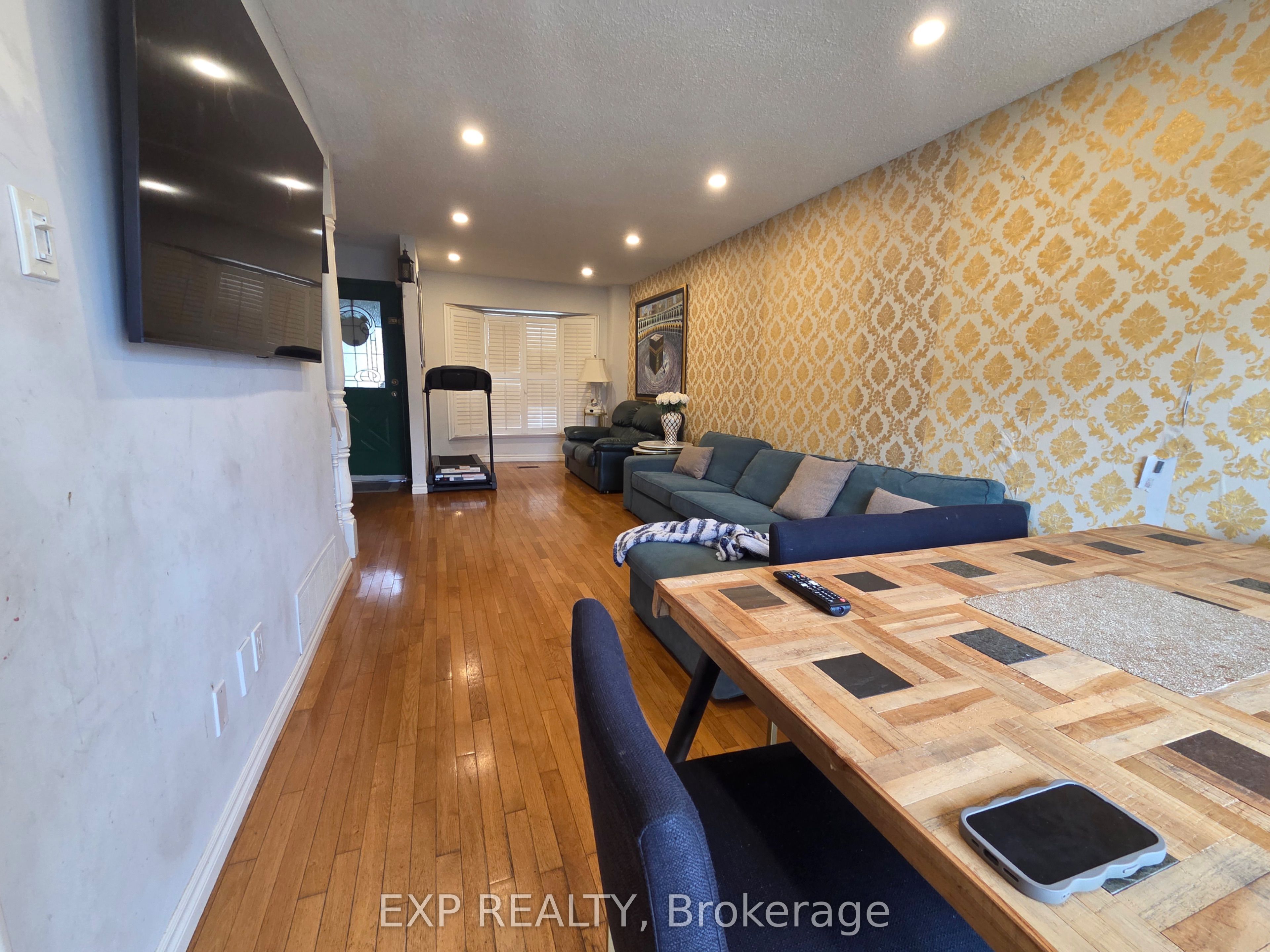 3082 Cantelon Crescent Main
