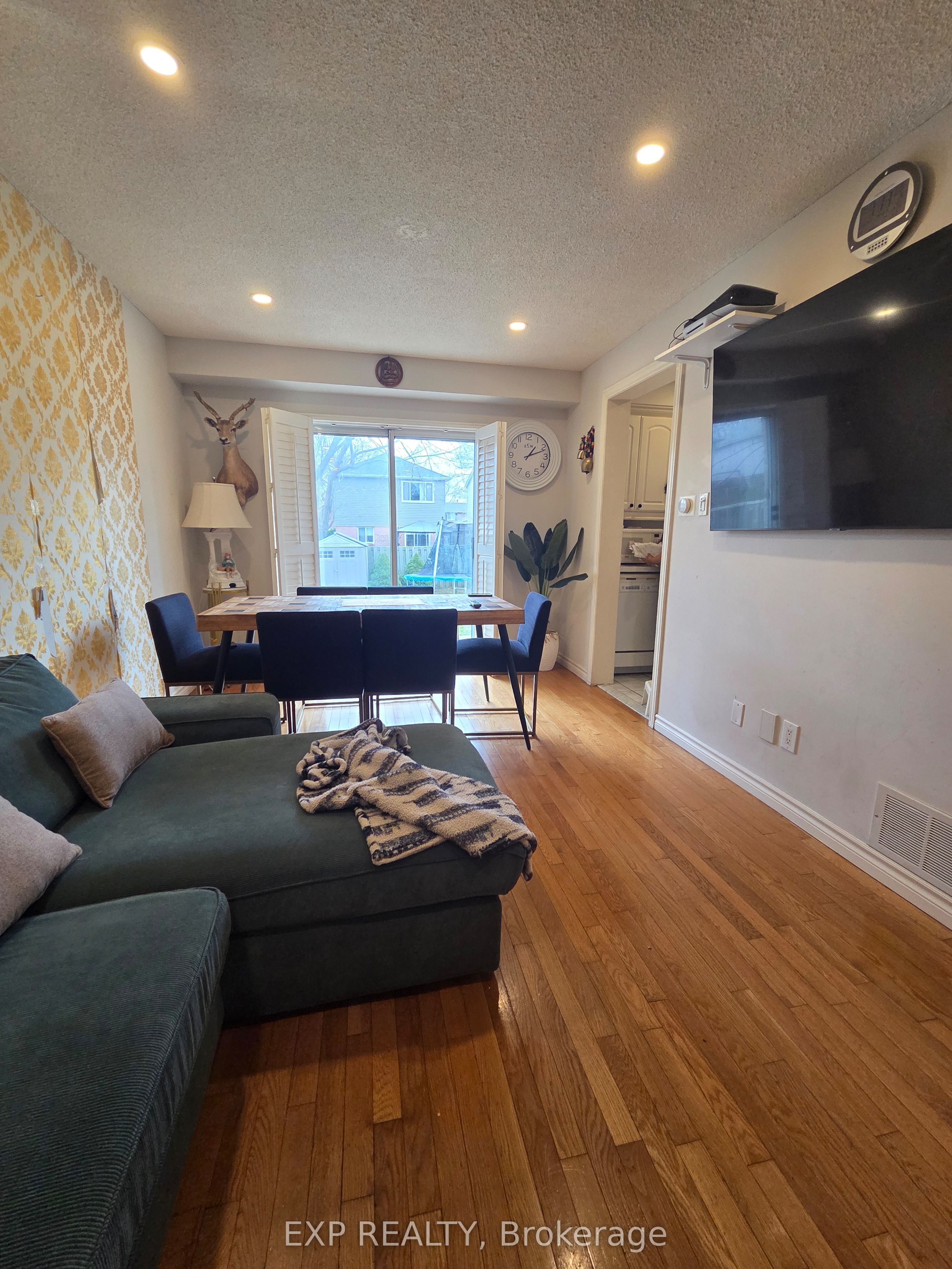 3082 Cantelon Crescent Main