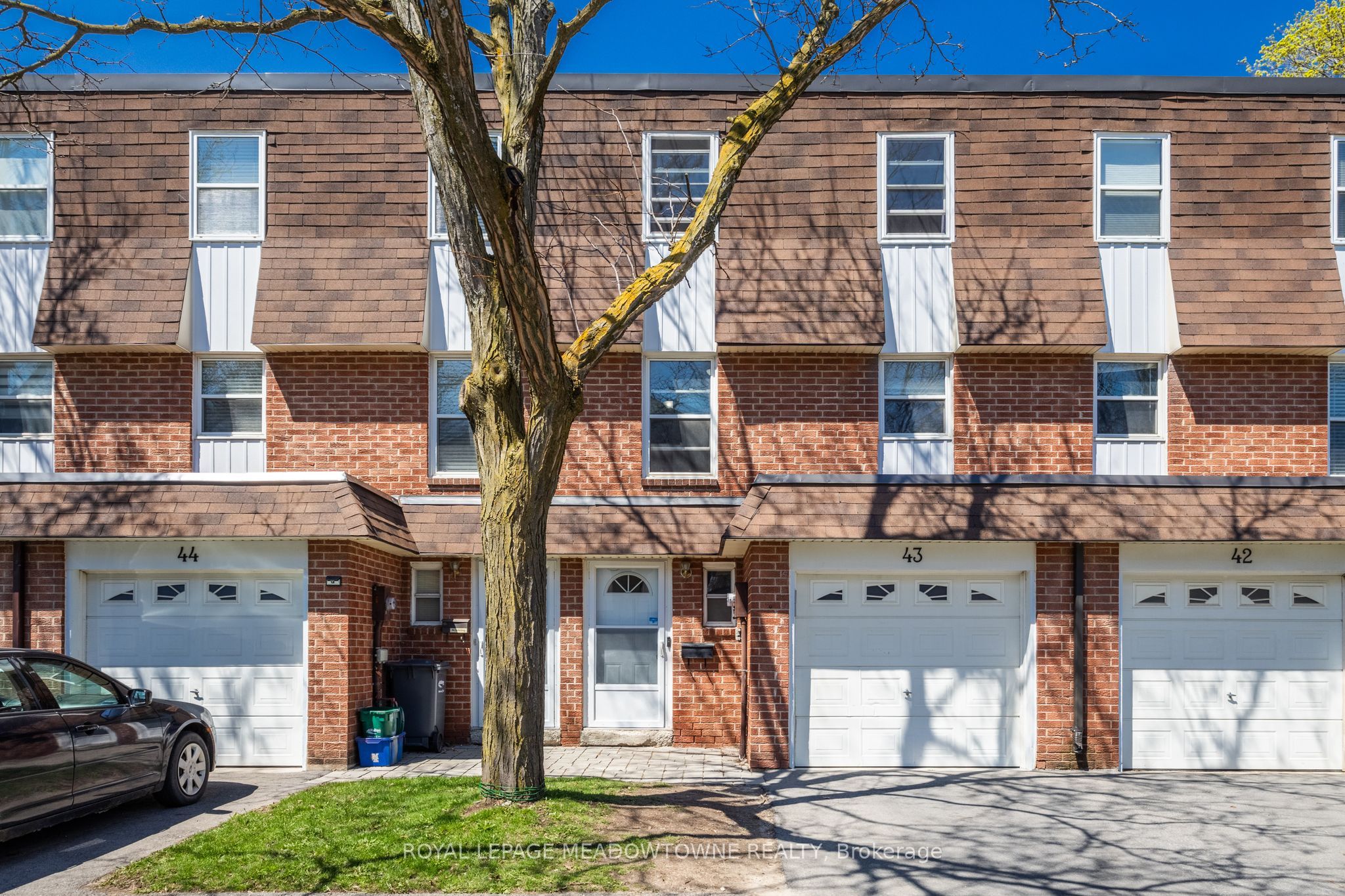 235 Bronte Street 43