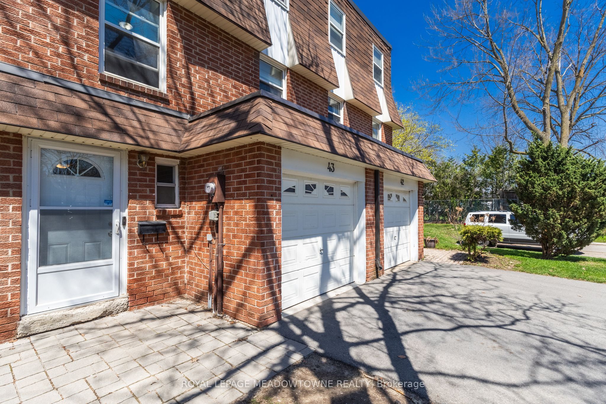 235 Bronte Street 43