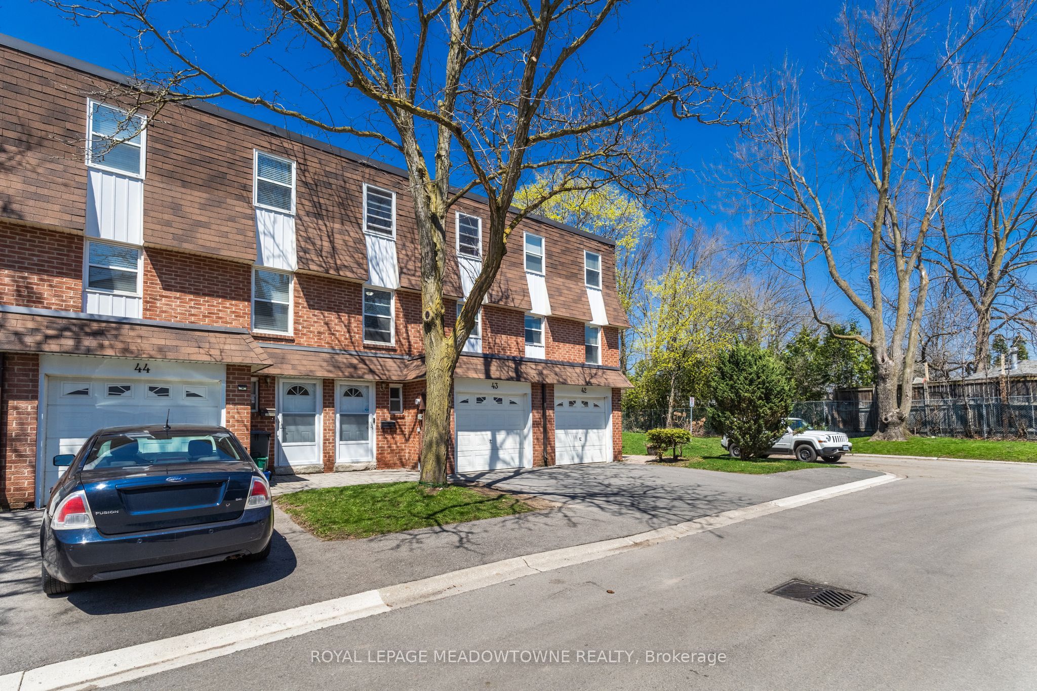 235 Bronte Street 43