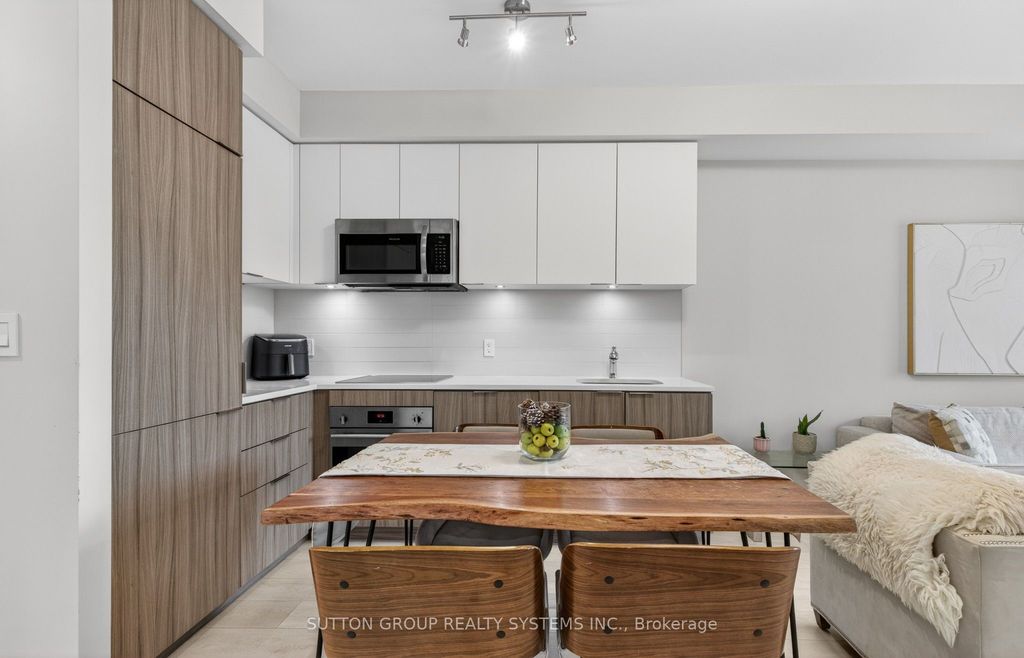 Photo of 223 St Clair Avenue W #212, Toronto, ON M4V 1R3 (MLS # C12987202)