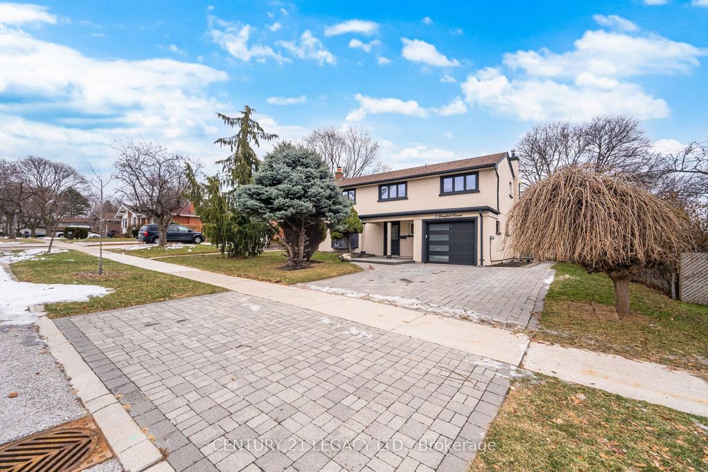 Photo of 3 Deanefield Crescent, Toronto, ON M9B 3B2 (MLS # W12725778)