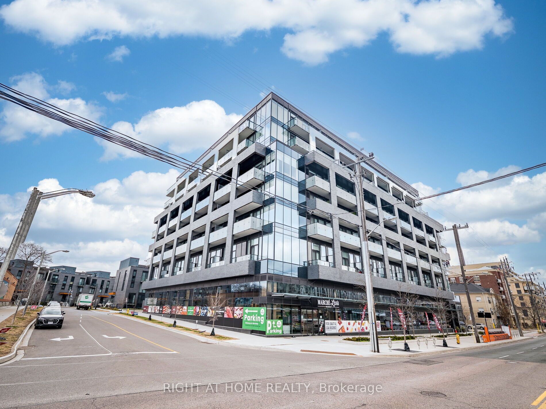 4208 Dundas Street 513