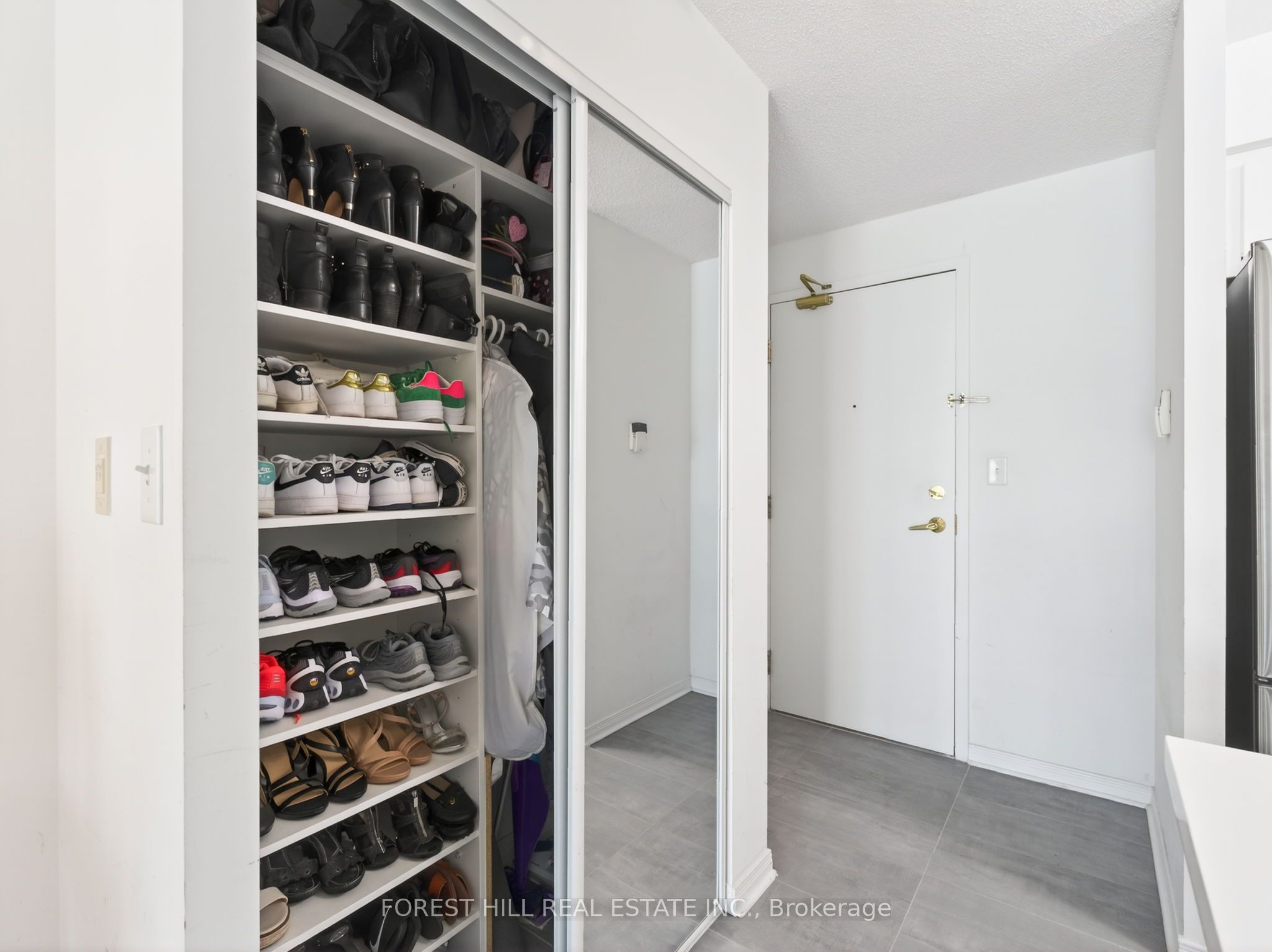 39 Oneida Crescent 409