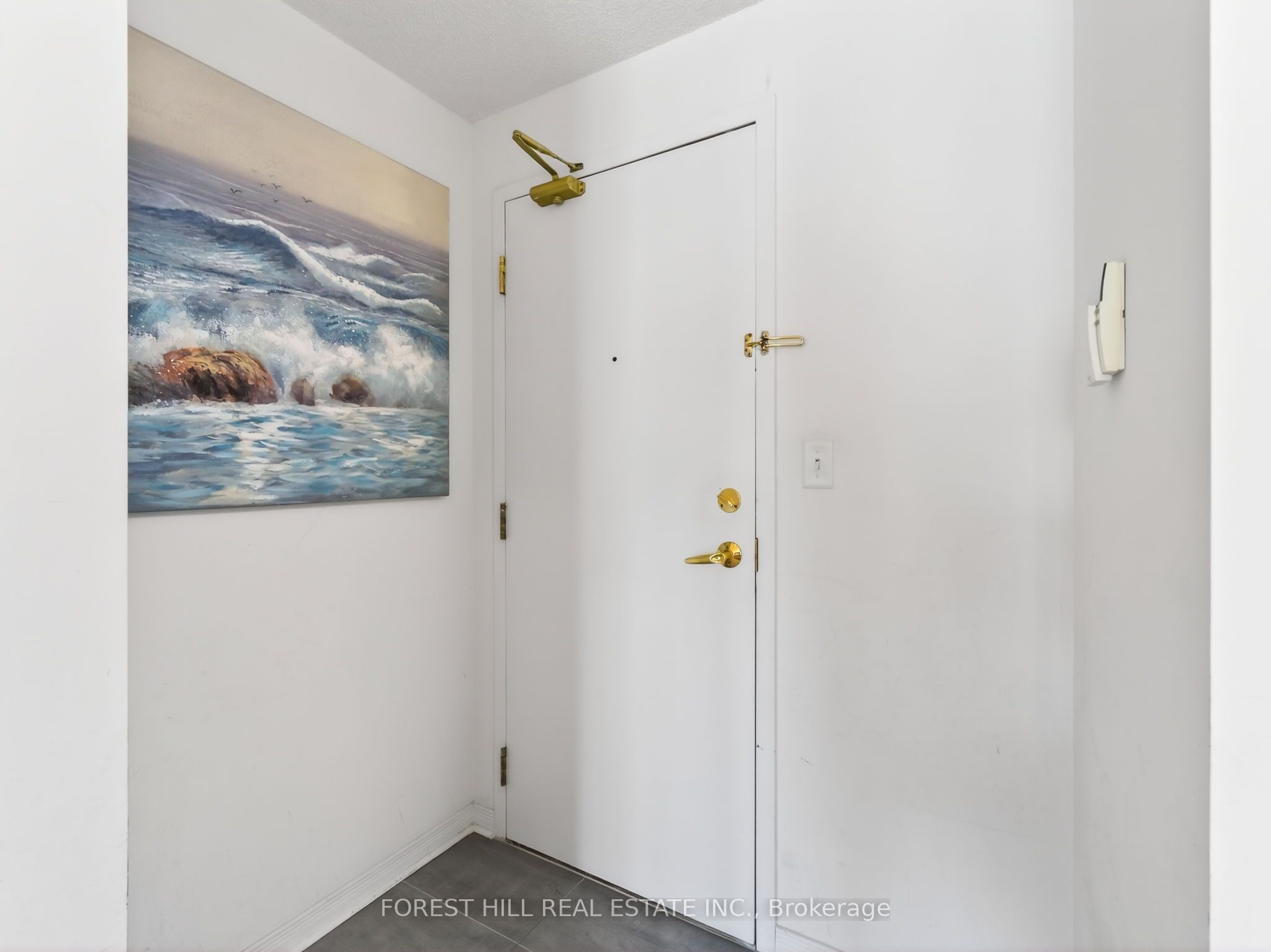 39 Oneida Crescent 409