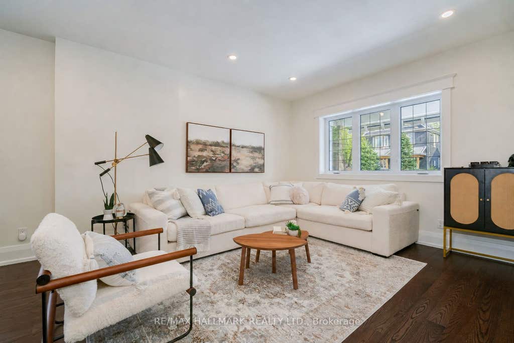 Photo of 338 Kenilworth Avenue, Toronto, ON M4L 3S8 (MLS # E13672102)
