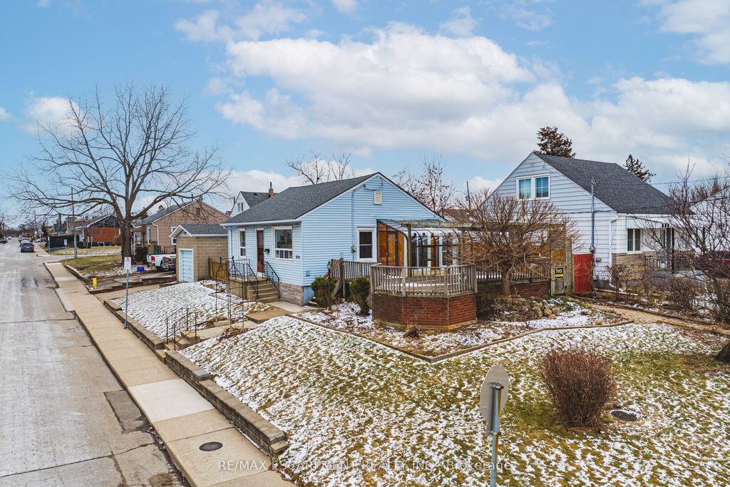 Photo of 1124 Dunsmure Road, Hamilton, ON L8H 1K5 (MLS # X12901298)