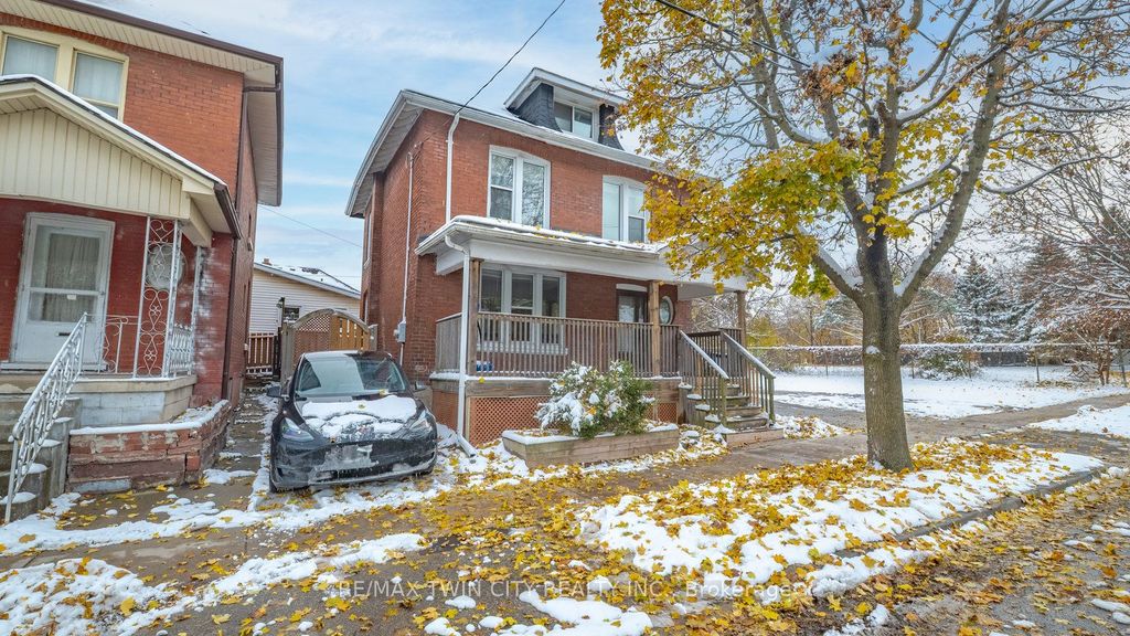 Photo of 47 Grey Street E, Brantford, ON N3T 2T1 (MLS # X12968562)