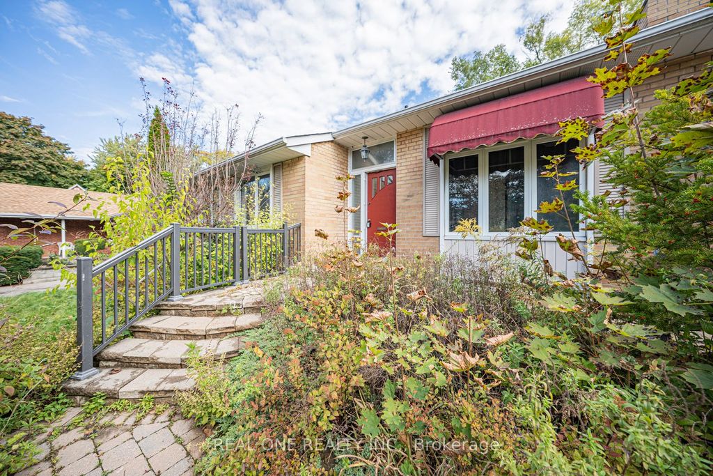 Photo of 60 Paperbirch Drive, Toronto, ON M3C 2E7 (MLS # C12470571)