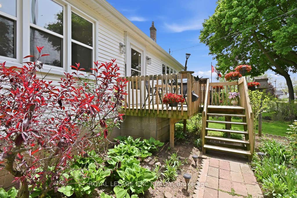 Photo of 6010 Carlton Avenue, Niagara Falls, ON L2G 5J5 (MLS # X13168014)
