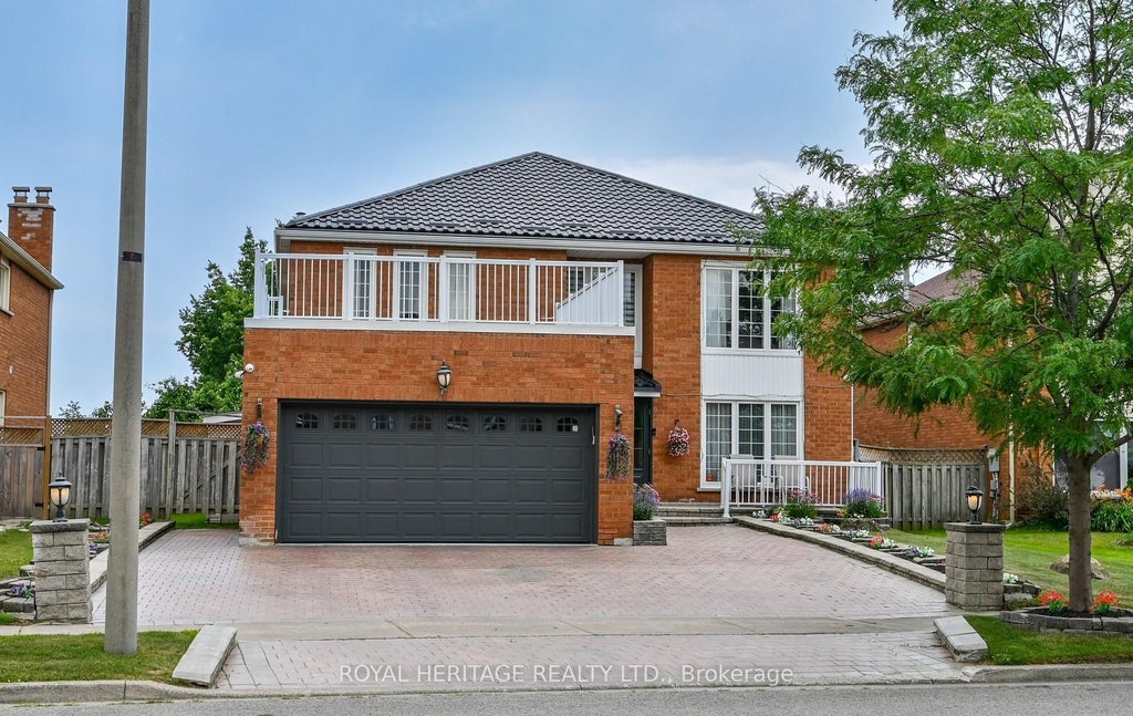 Photo of 7 Kimbark Crescent, Markham, ON L3R 8P7 (MLS # N13862608)